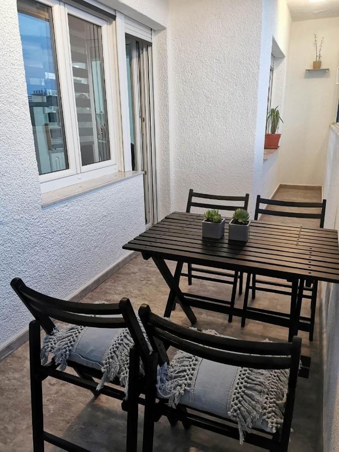 Guesthouse Nadia เซนญ์ ภายนอก รูปภาพ