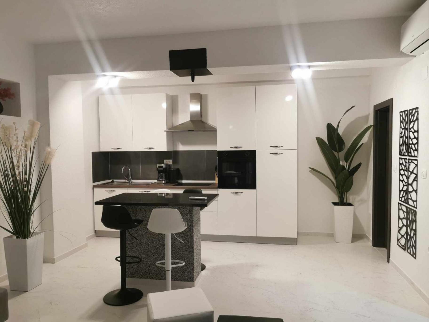 Guesthouse Nadia เซนญ์ ภายนอก รูปภาพ